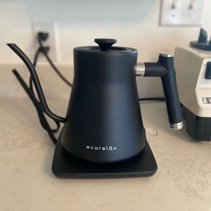 Matte black hot water kettle